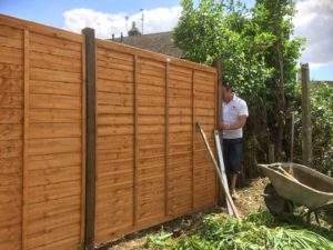 Installing Fence Panels