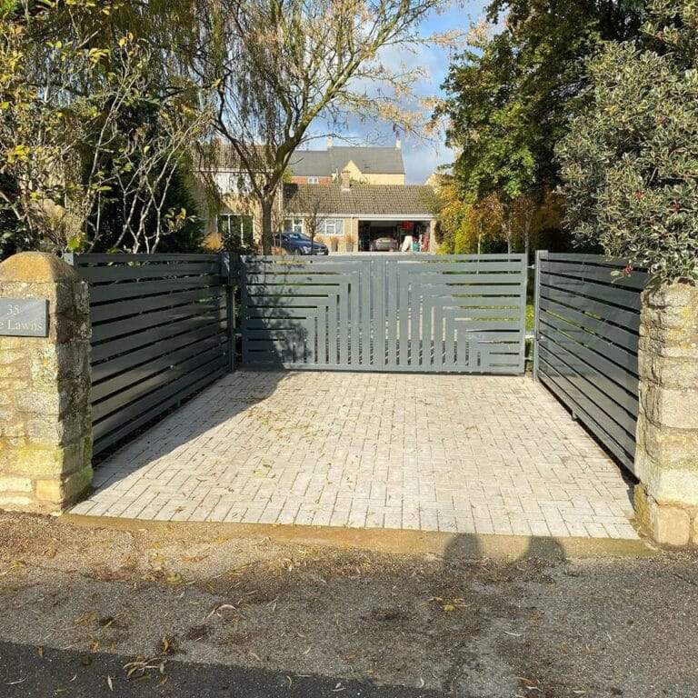Automated driveway gates installed in Kingscliffe