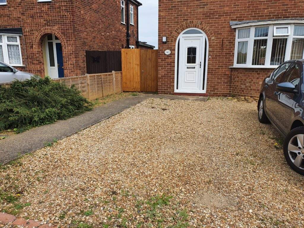 Old gravel driveway in Stanground