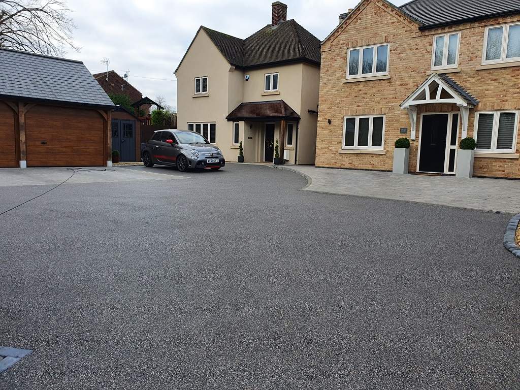 Large Resin Bound Driveway finished in Anthracite on Oundle Road
